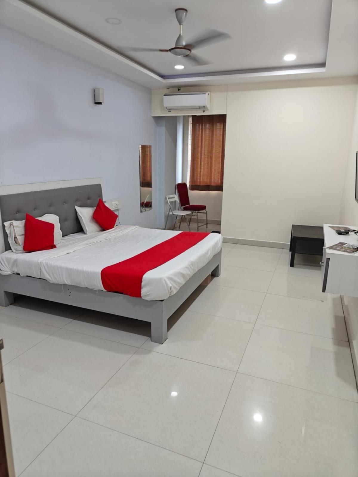 Kpr Residency Aparthotel Jadcherla Exterior foto
